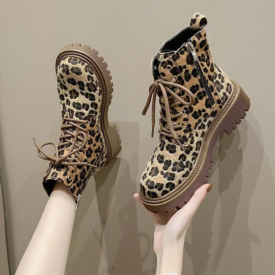 MILA | Trendy laarzen met leopard patroon