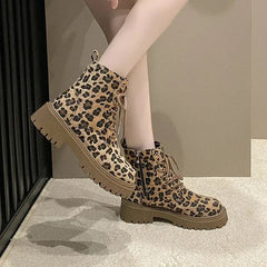 MILA | Trendy laarzen met leopard patroon