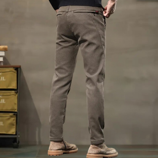 NOAH | Tijdloze skinny broek met een veelzijdige uitstraling